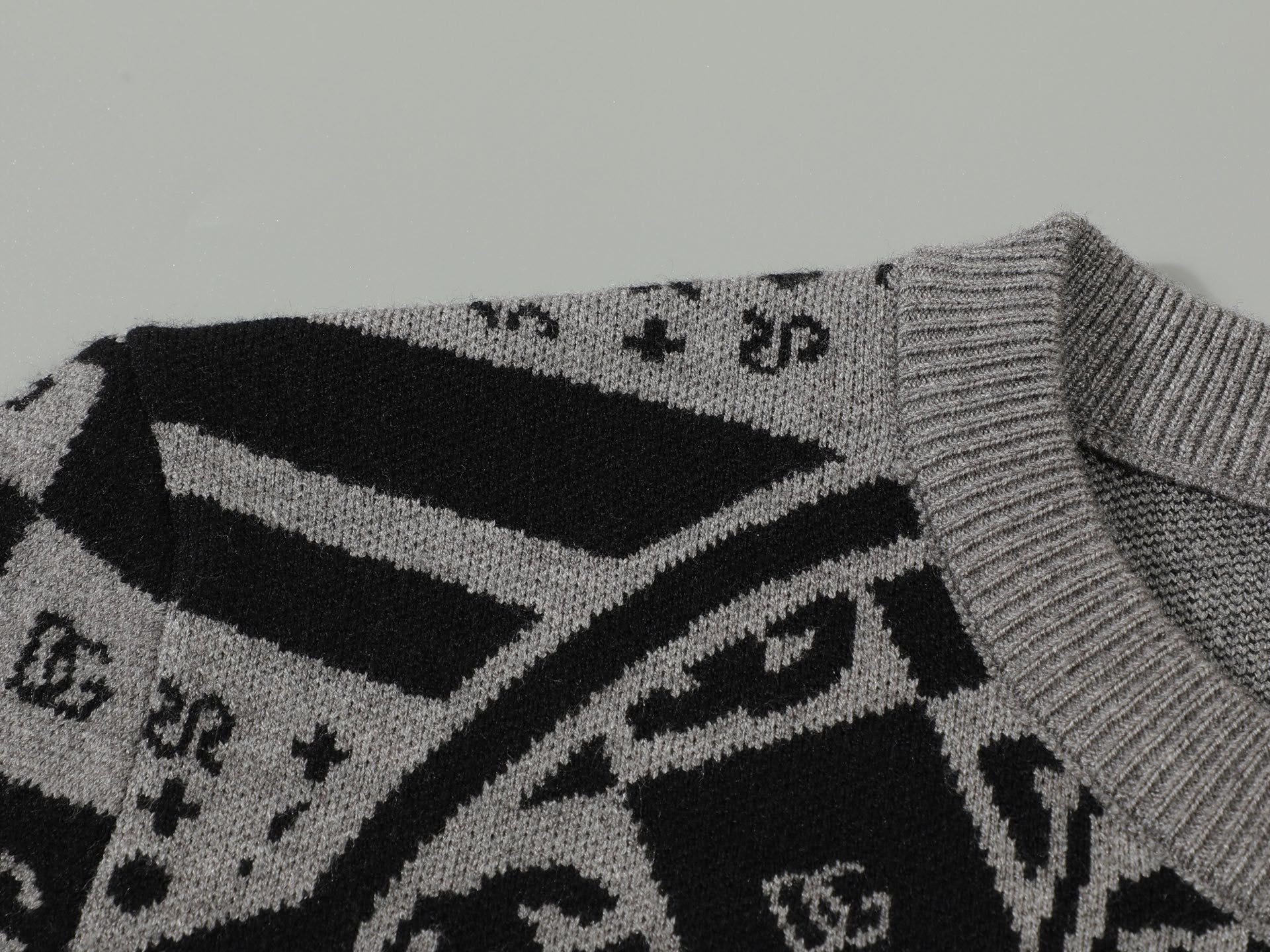 Pull D&G Gris