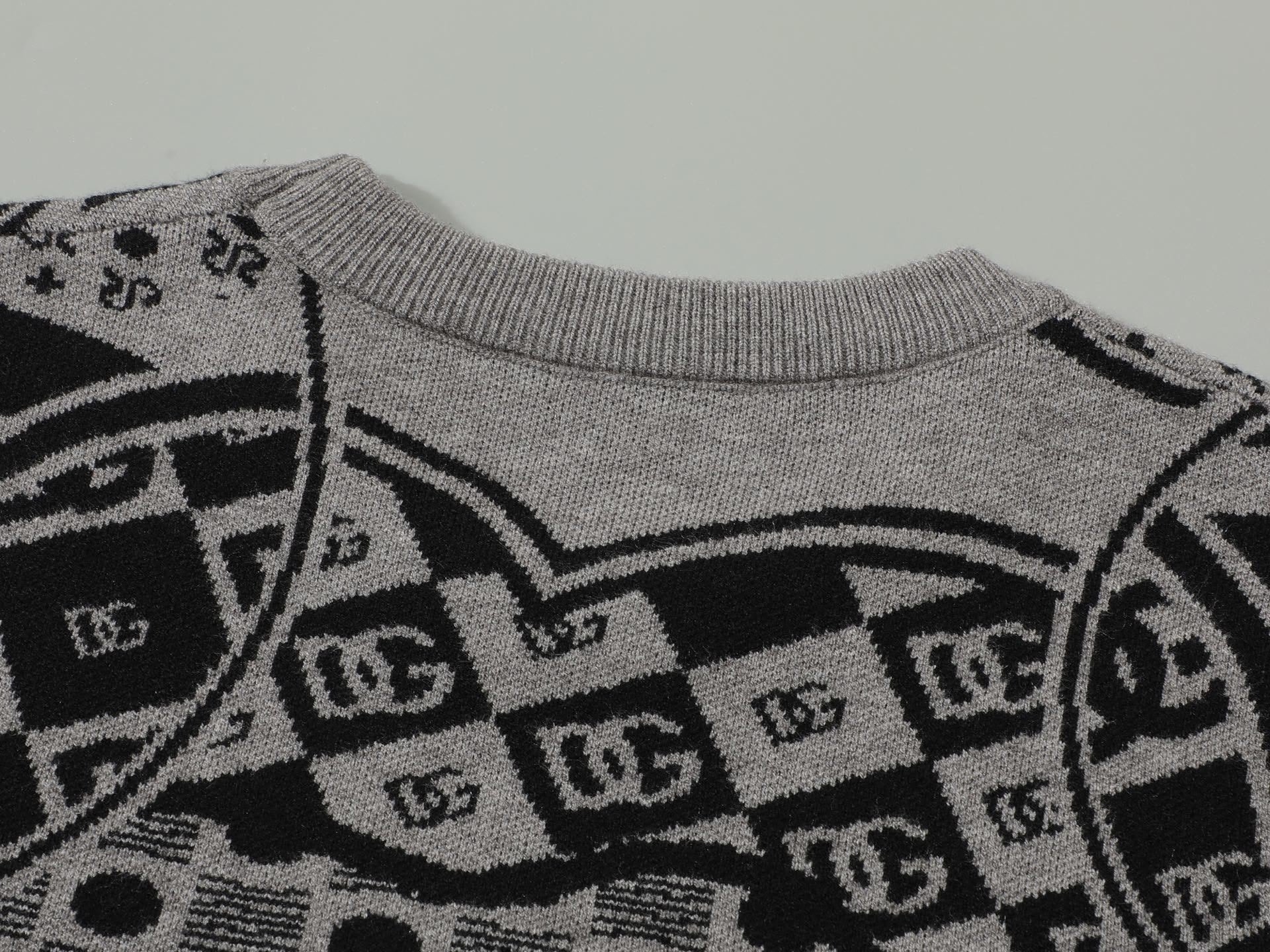Pull D&G Gris