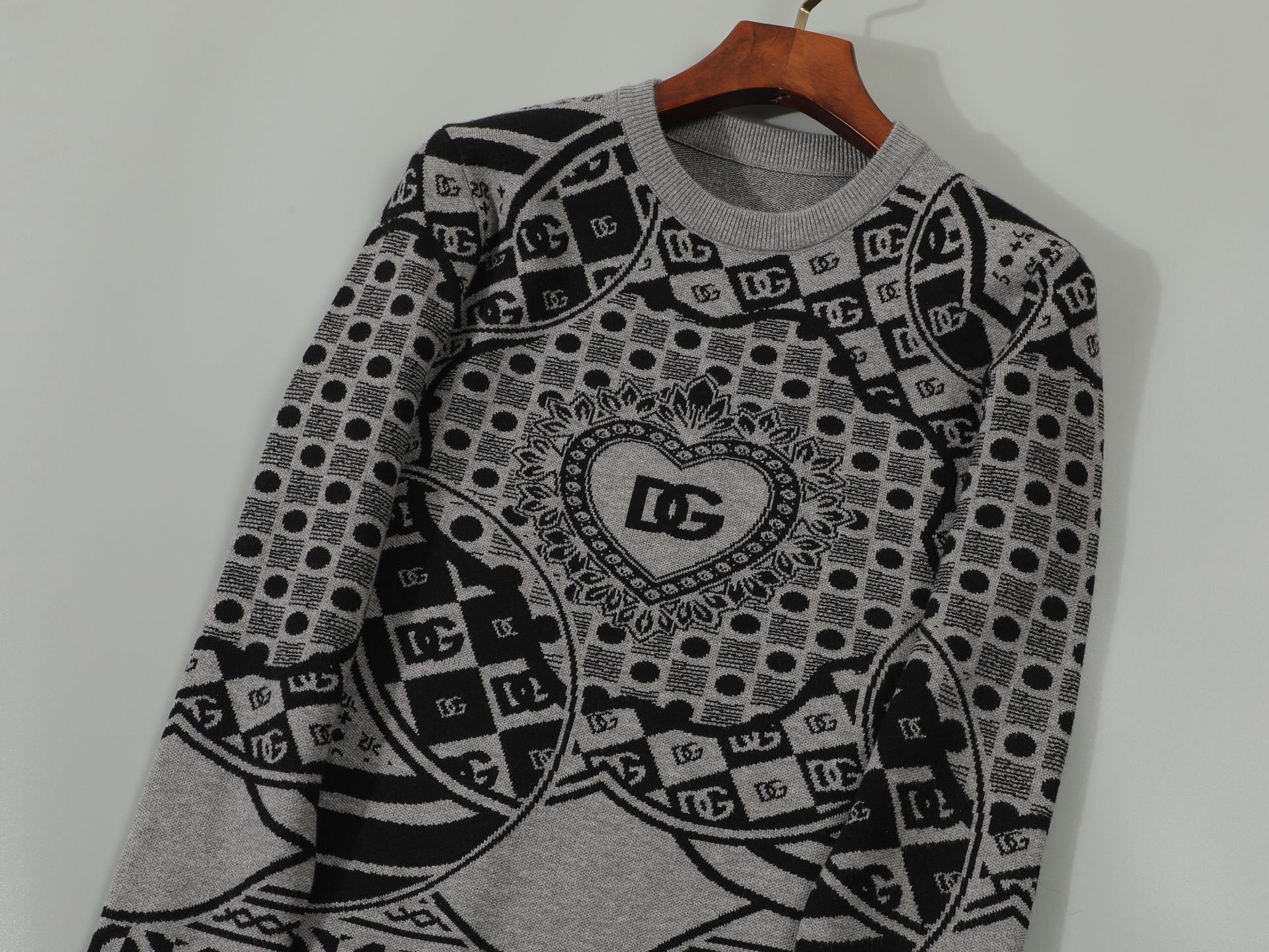 Pull D&G Gris
