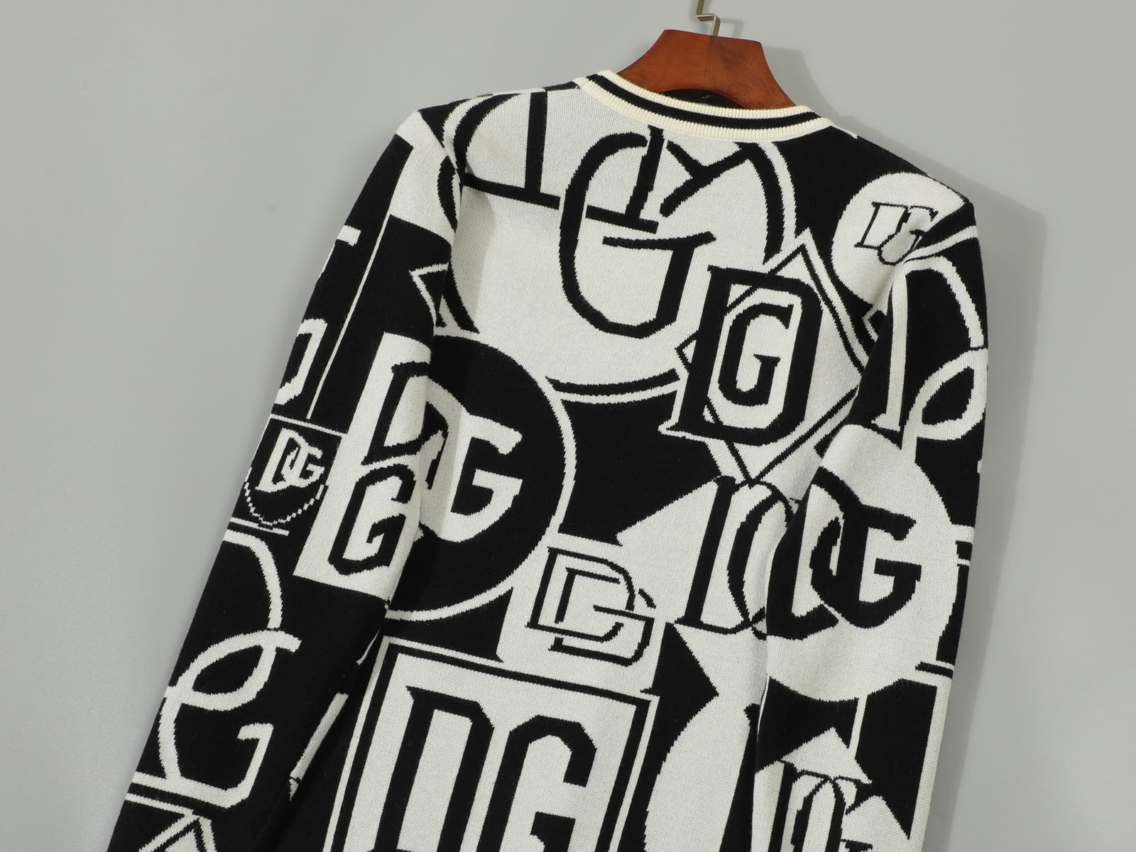 Pull D&G Blanc / Noir