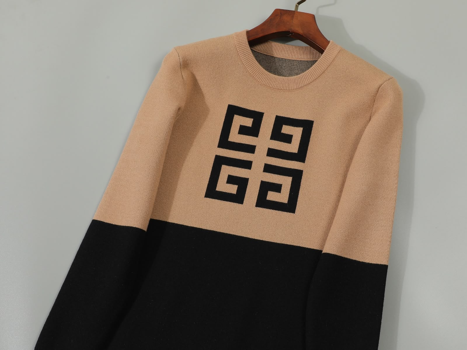 Pull Givenchy Beige