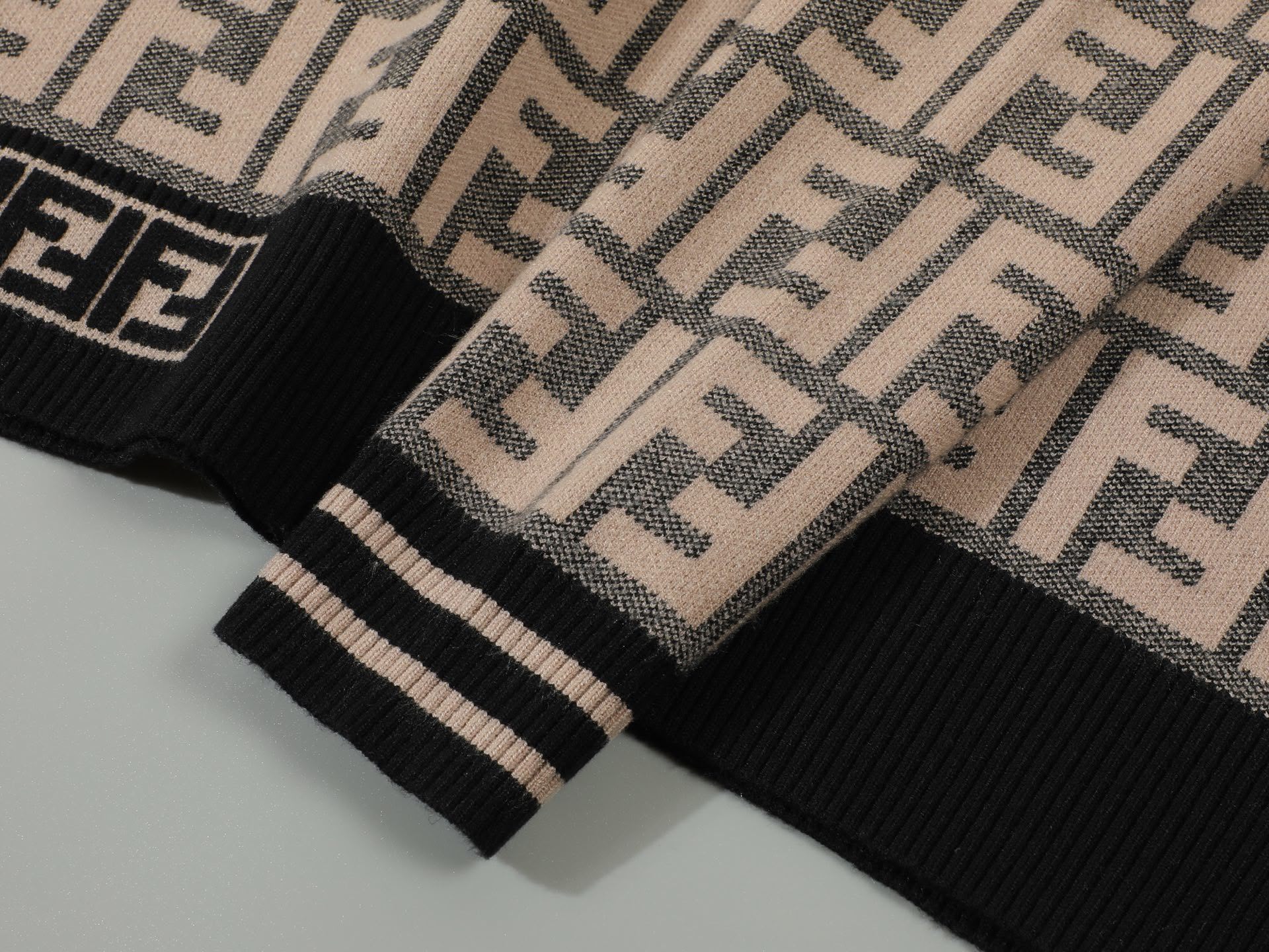 Pull Fendi Beige