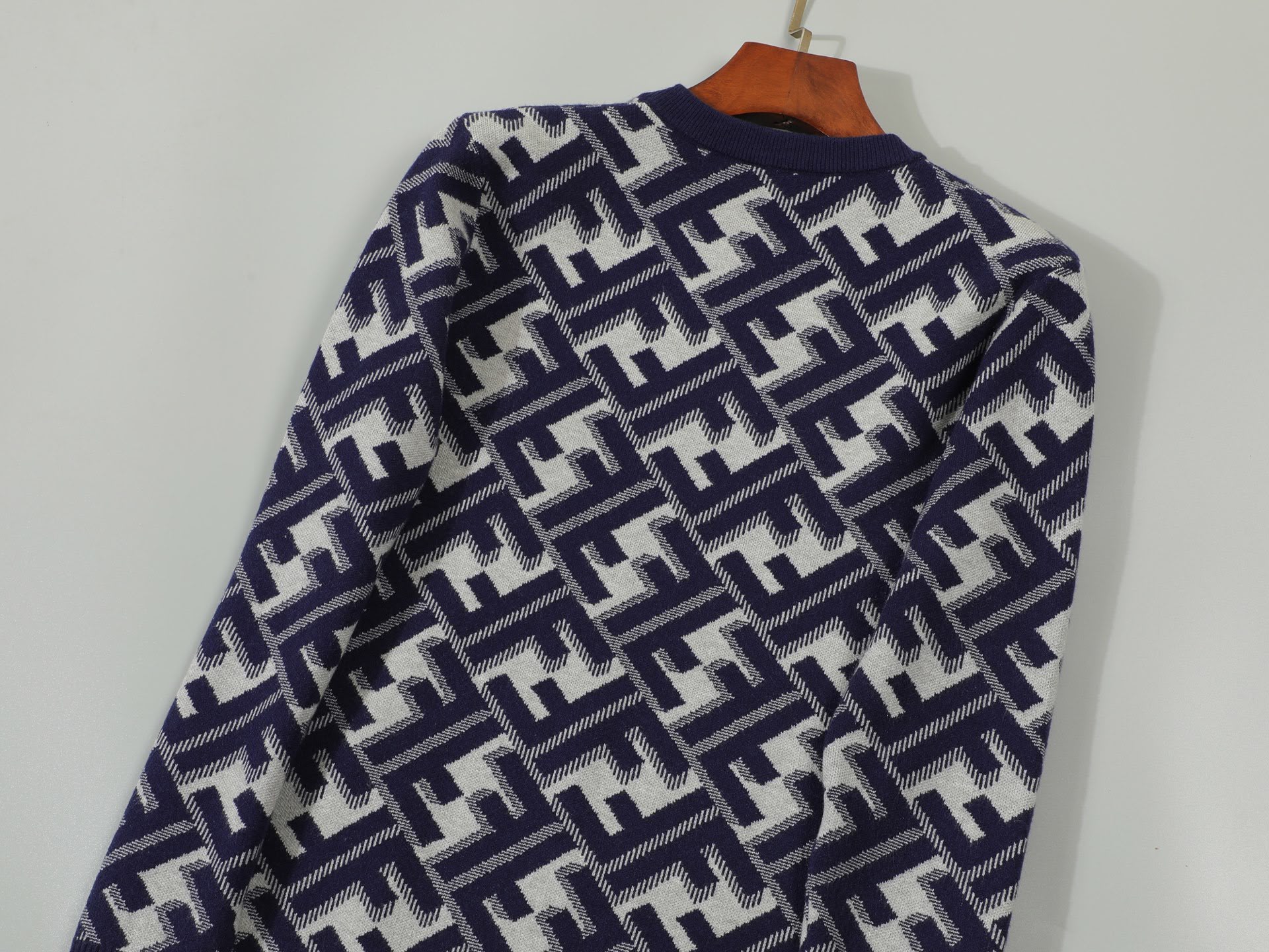 Pull Fendi Gris-Bleu