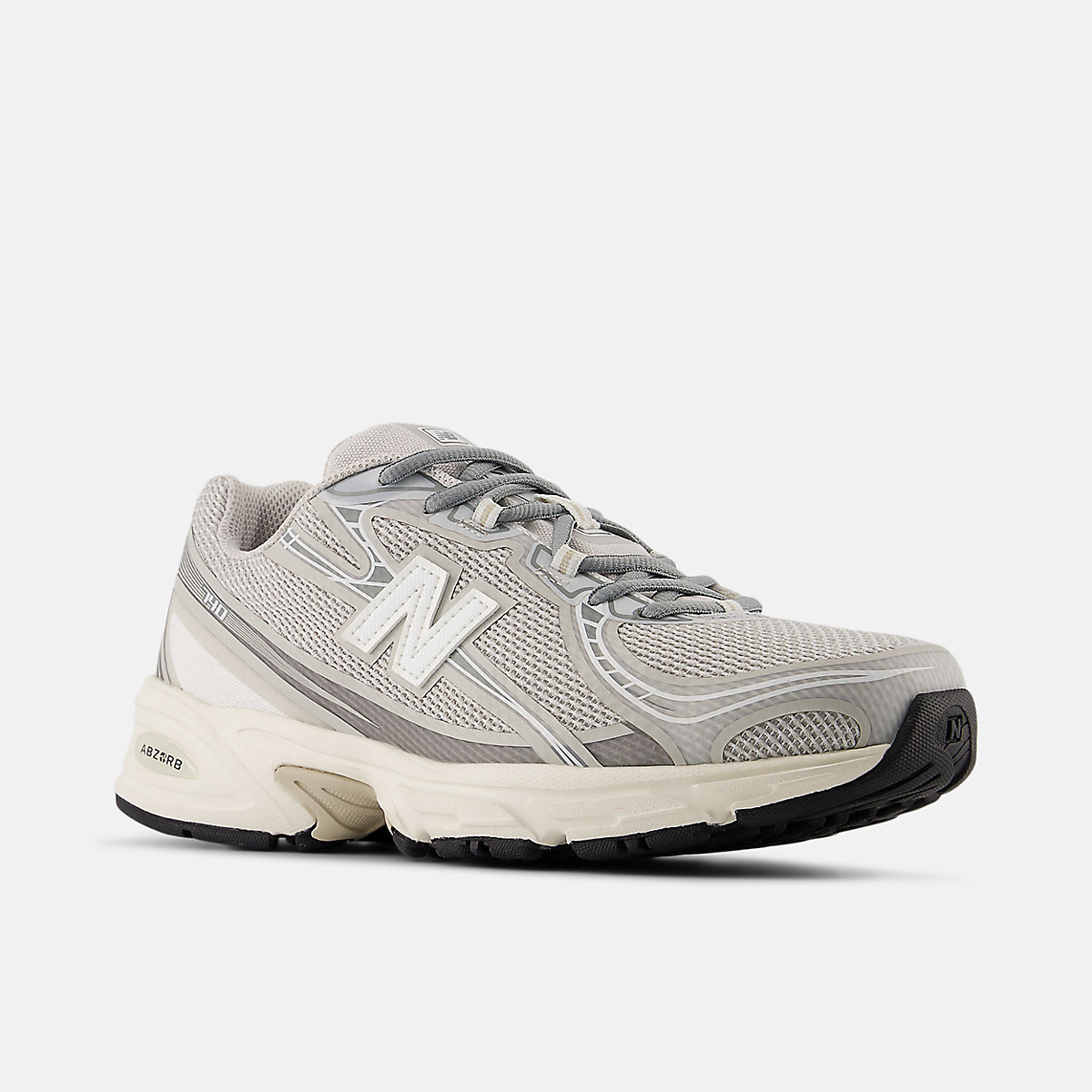 New Balance 740